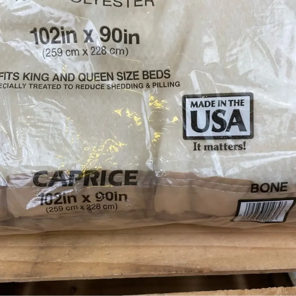 Vintage Caprice 102 in X 90 in blanket king/queen Kmart deadstock